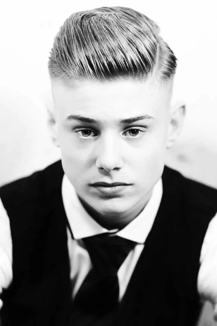 portrait vintage jeune homme en costume photographe Didier copp cergy studio