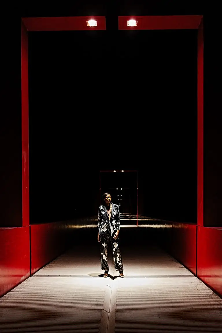 portait mode pond rouge Cergy