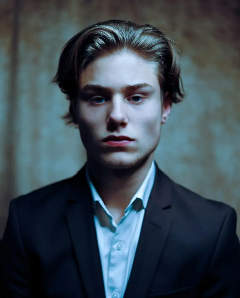 portrait homme f 1.2