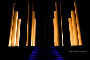 les 12 colonnes vu de nuit