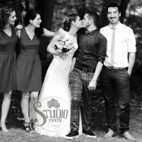 photographe mariage vidéaste mariage photo BW bisous