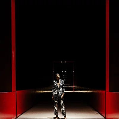 portait mode pond rouge Cergy