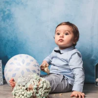 photographe bébé gâteau a éclaté