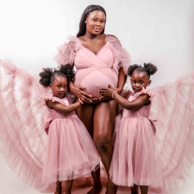 famille et femme enceinte complete pour séance photo pro en studio enceinte grossesse